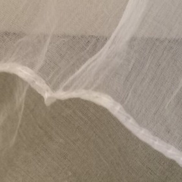 Elegant and delicate pure silk bridal scarf Made in France in great condition - Picture 4 of 6